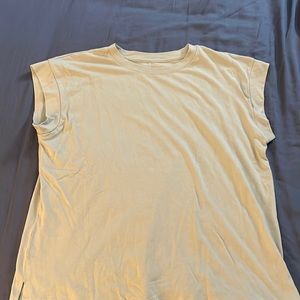 Medium womens light green muscle short sleeve
